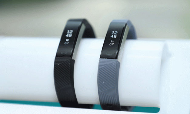 Fitbit Alta HR สายรัดข้อมือฟิตเนสเพรียวบางที่สุดแห่งยุค