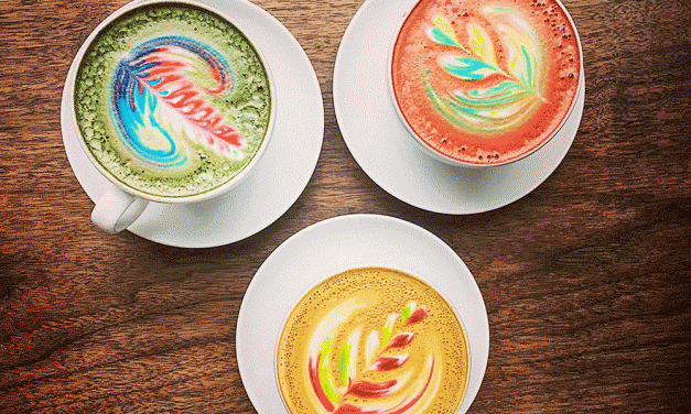 “Rainbow Latte” เทรนด์ล่าสุดของลาเต้ อาร์ตที่ทำให้กาแฟดู “หวาน” ได้อีก